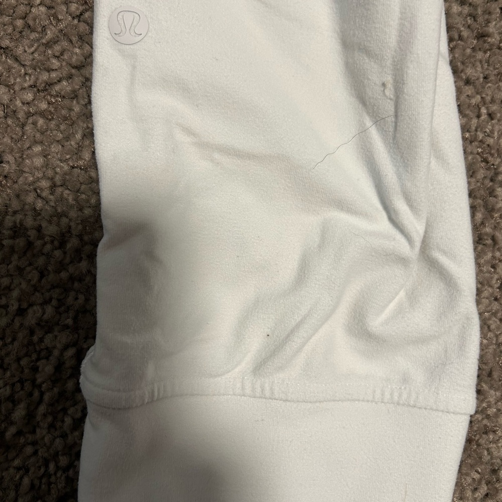 Lululemon - Picture 3 of 3